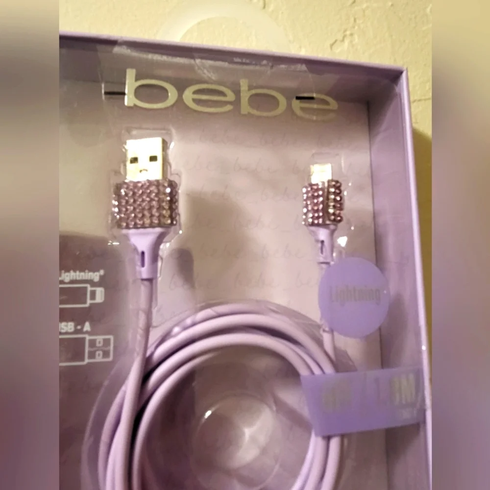 BEBE BLING CHARMED 6' CHARGE+SYNC LIGHTNING CABLE